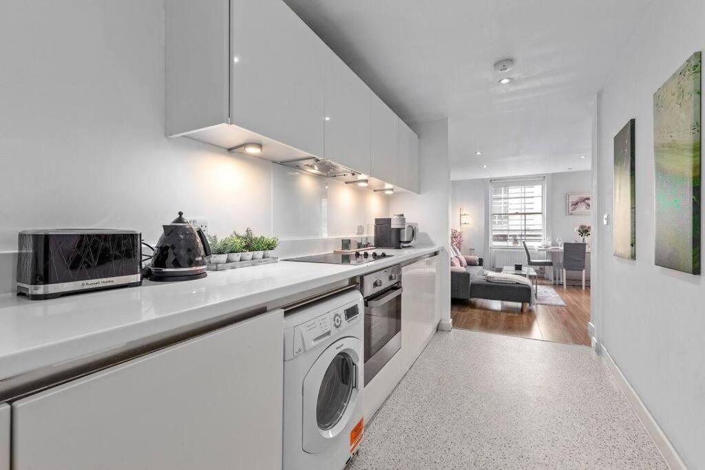 3 Bedroom Apartment In Haymarket Central London Sleep 10 Hy2 외부 사진