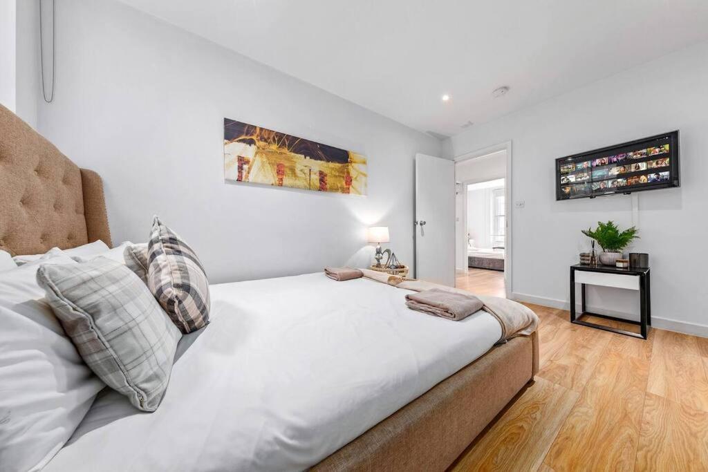 3 Bedroom Apartment In Haymarket Central London Sleep 10 Hy2 외부 사진