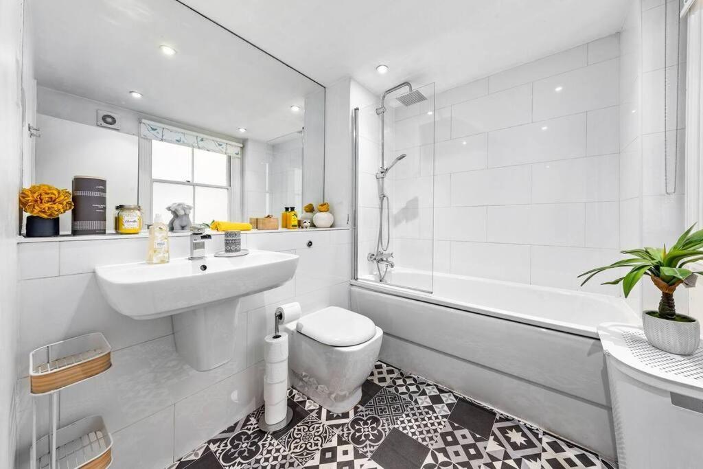 3 Bedroom Apartment In Haymarket Central London Sleep 10 Hy2 외부 사진