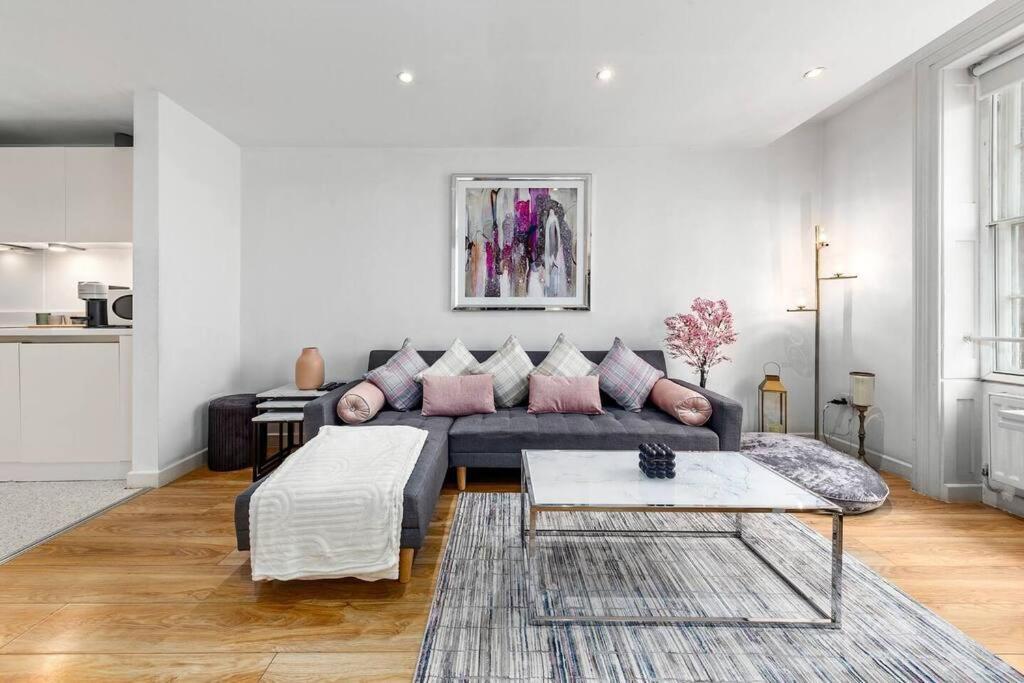 3 Bedroom Apartment In Haymarket Central London Sleep 10 Hy2 외부 사진